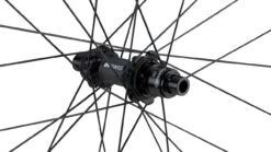 Dt-swiss Roue M 1900 SPLINE 25 Boost Disc Center Lock 27,5" 18 Dt-swiss Roue M 1900 SPLINE 25 Boost Disc Center Lock 27,5" -Magasin De Vélos 410801