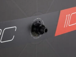 Dt-swiss Set De Roues En Carbone ARC 1400 DICUT 50/Pleine Disc Center Lock 28" 19 Dt-swiss Set De Roues En Carbone ARC 1400 DICUT 50/Pleine Disc Center Lock 28" -Magasin De Vélos 453700